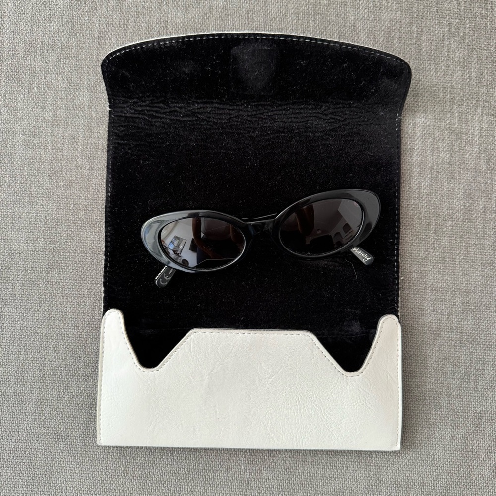 Elizabeth & James McKinley Sunglasses with Case